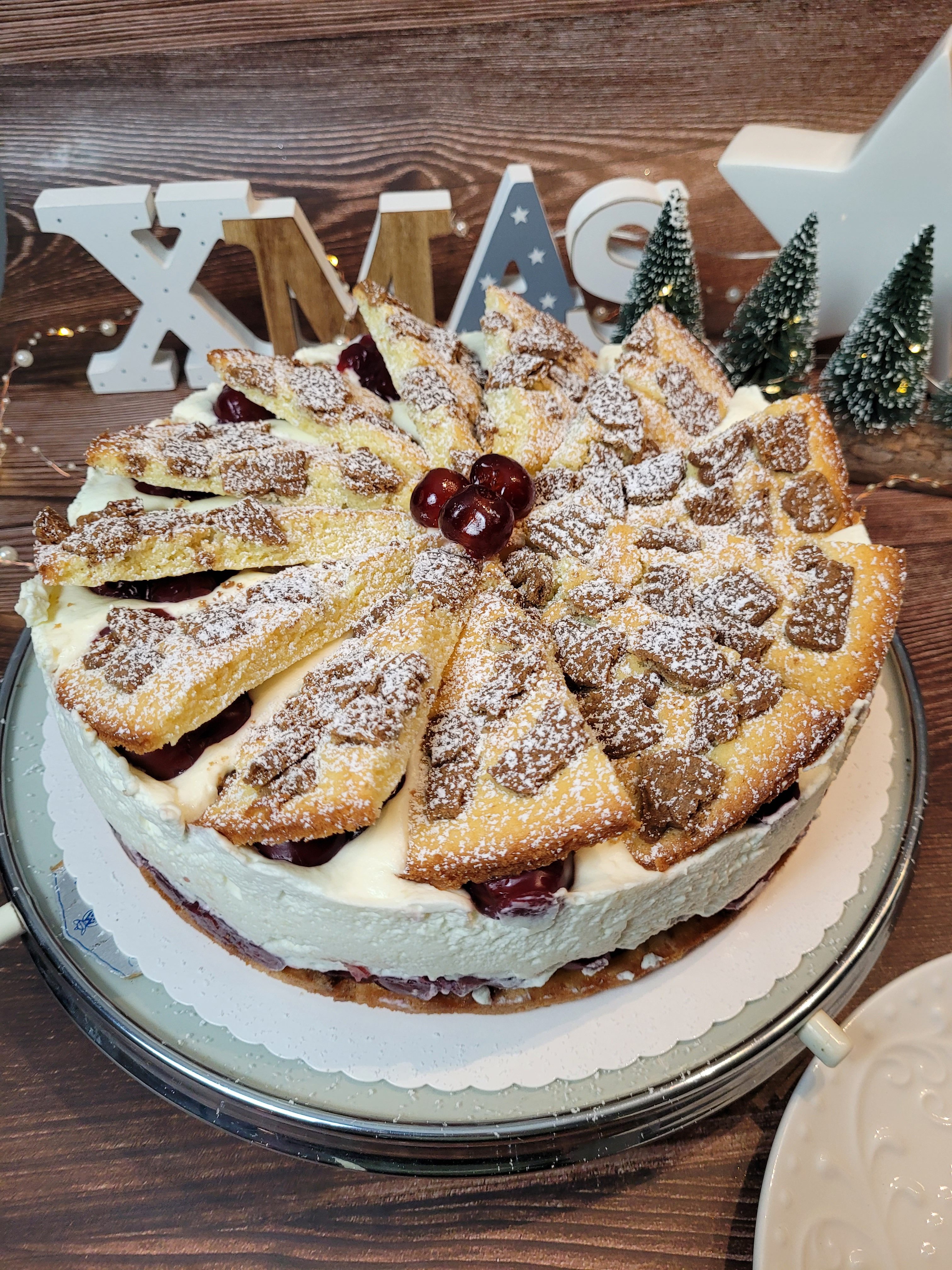 Kirsch-Fächertorte mit einer köstlichen Spekulatius-Note